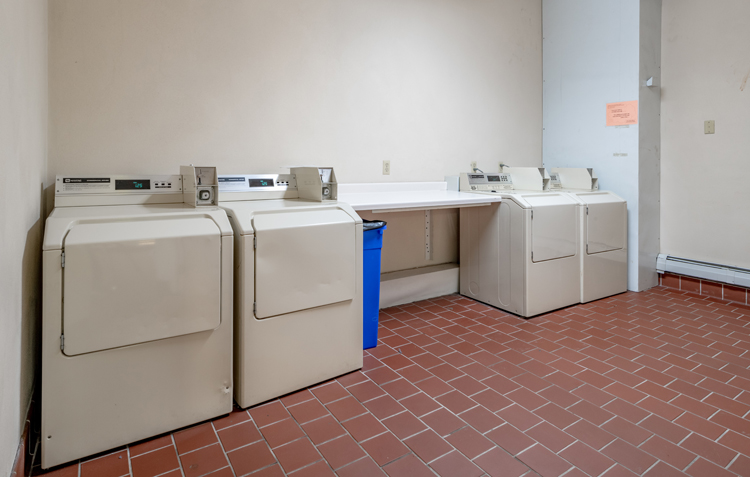 Regent-West Apartments